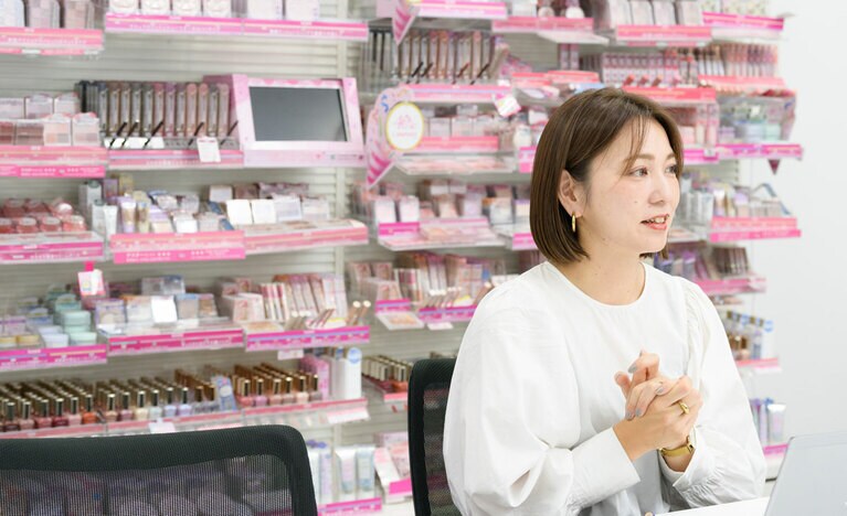 キャンメイクPRの山口ゆきさん。