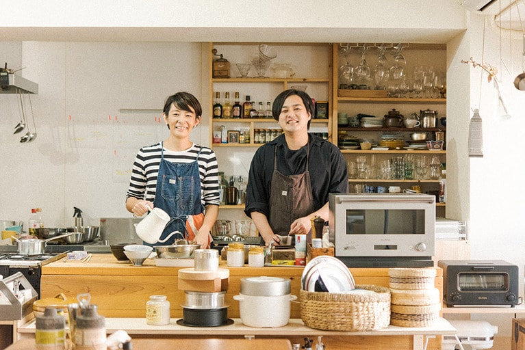 バルミューダキッチンスタッフの木下直子さん(左)と山田英季さん(右)。