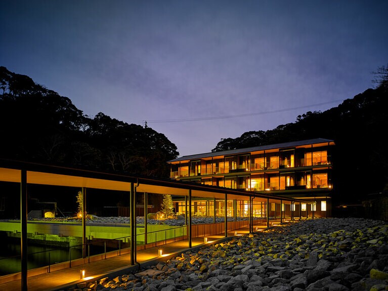 碧き島の宿 熊野別邸 中の島［和歌山／南紀勝浦温泉］新館「凪の抄」外観。