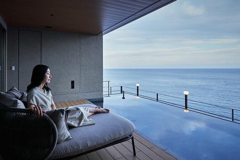 最上級の旅館リゾート「熱海・伊豆山 佳ら久」からの絶景。