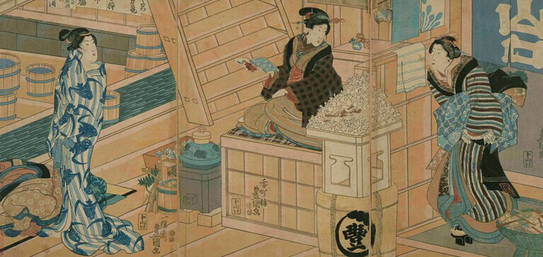 江戸の銭湯の様子を克明に描いた一枚。正月、湯屋を訪れる客は、少し多めの湯銭を紙に包んだ｢おひねり｣を、番台横の三方に載せる習慣があった。豊国（3代目）《睦月わか湯乃図》　国立国会図書館デジタルコレクション