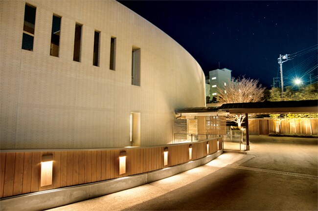 【ATAMI せかいえ】伊豆山温泉に2015年4月にオープンした。