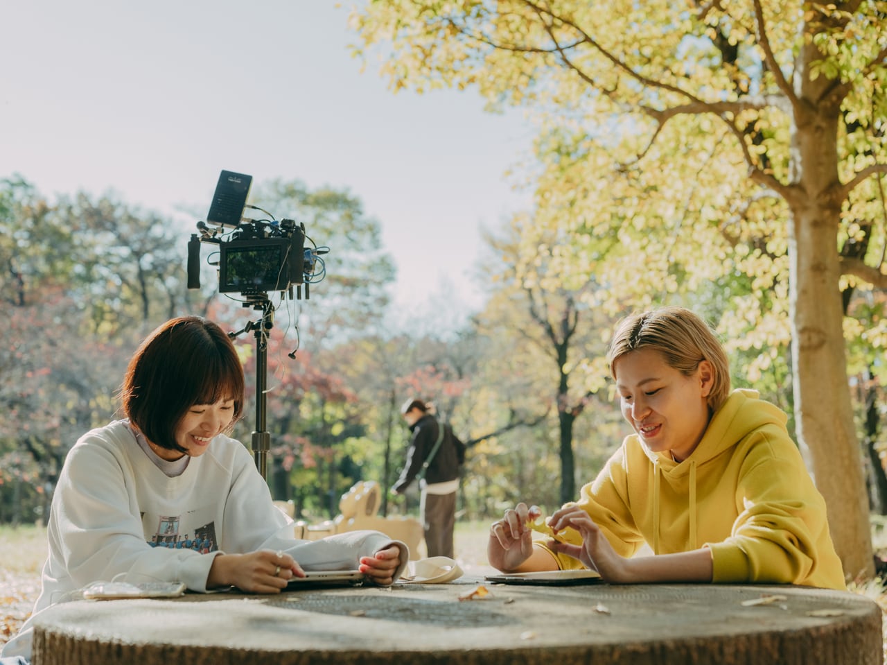 新作の撮影は11月の気持ちの良い晴れの日に行われた。