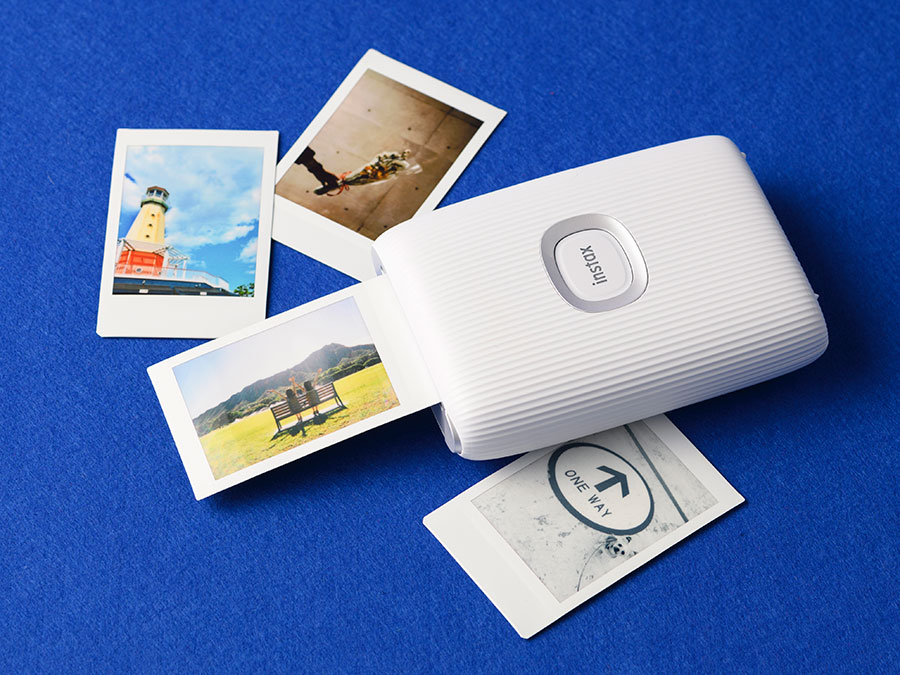 INSTAX“チェキ”「スマホプリンター“チェキ”INSTAX mini Link 2 CLAY WHITE」 15,801円（編集部調べ）／富士フイルム