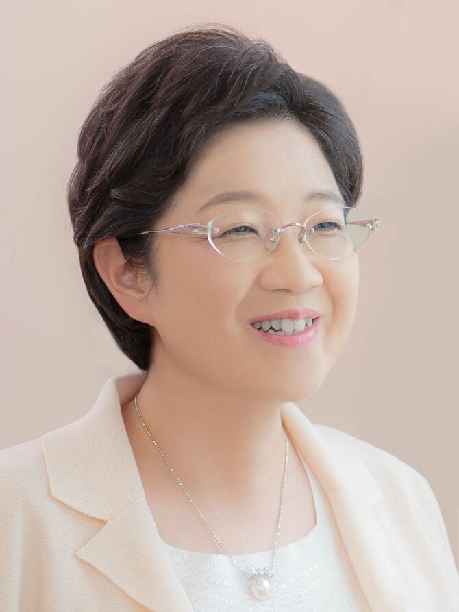 『鹿の王』以来、7年ぶりの作品を上梓した上橋菜穂子さん(撮影:小池博)