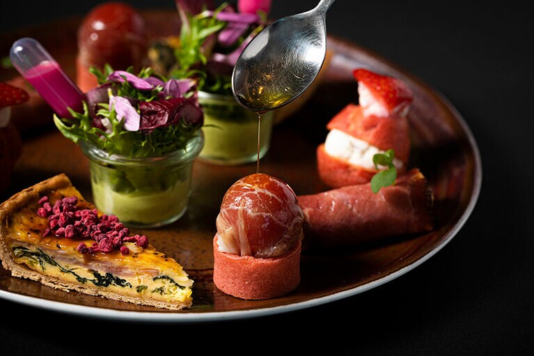 「Glossy Strawberry Afternoon Tea」のセイボリーのイメージ。