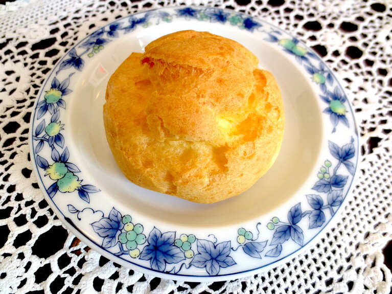 「シュークリーム」1個220円。