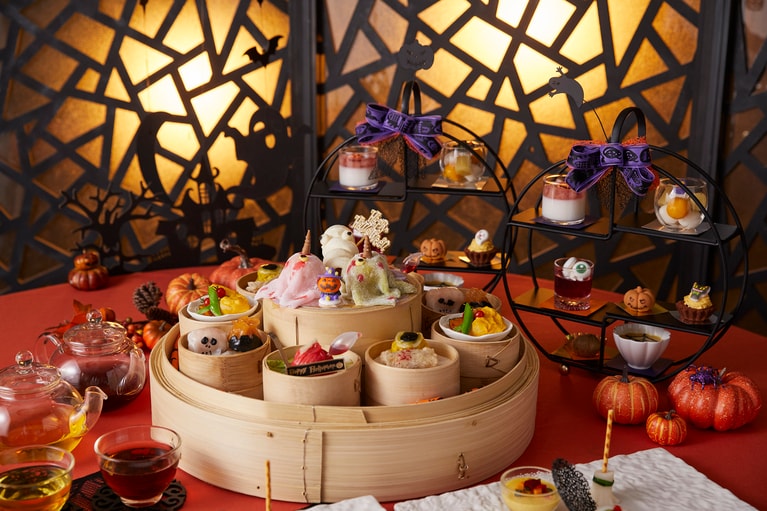「桂花苑」の「チャイニーズハロウィンアフタヌーンティー」２名分のイメージ。1名8,500円（税・サ込）。※2日前17:00までに要予約（1日16名限定）。