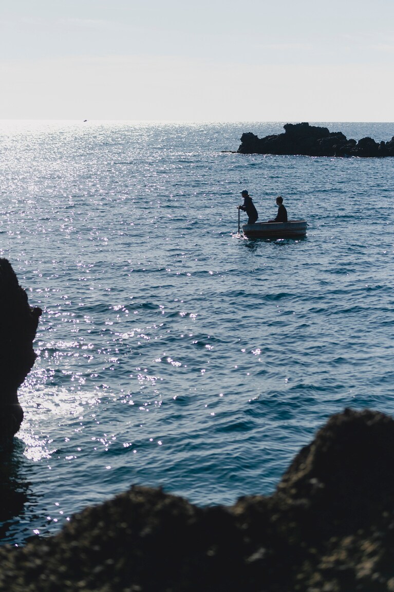 佐渡・宿根木に残る原風景に魅せられて。俳優・工藤阿須加さんと江戸時代にタイムスリップ【通いたくなる島、佐渡】