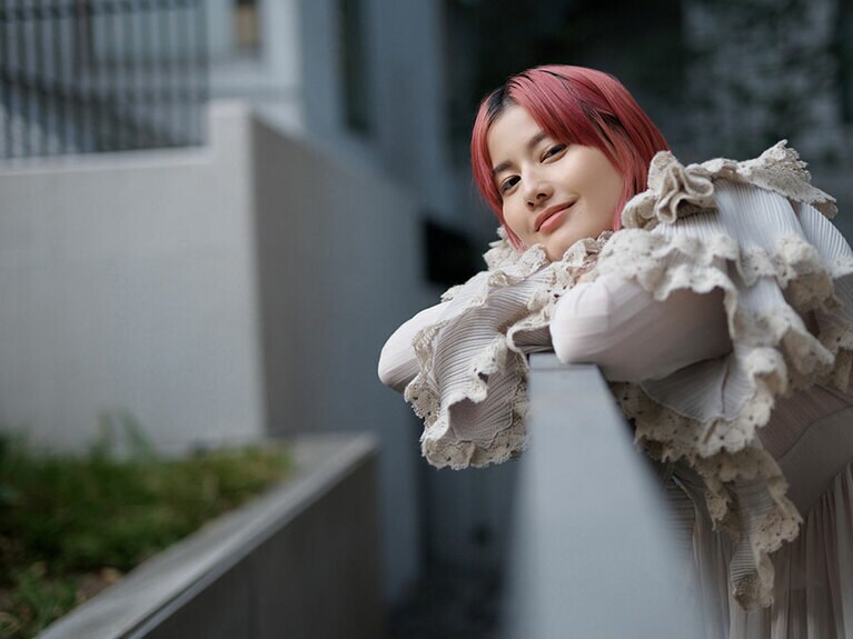 オフの日の思い出を話す橋本愛さん。