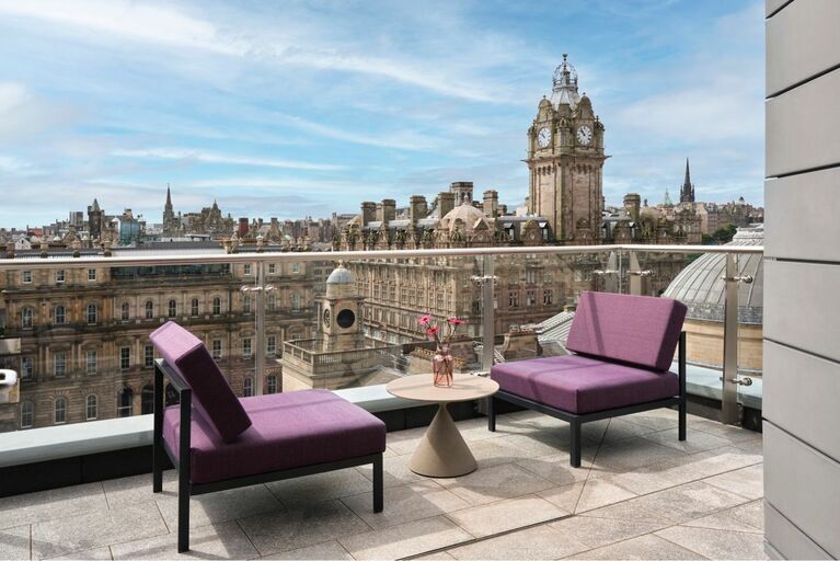 クール・コーナー・スイートのプライベートテラス。