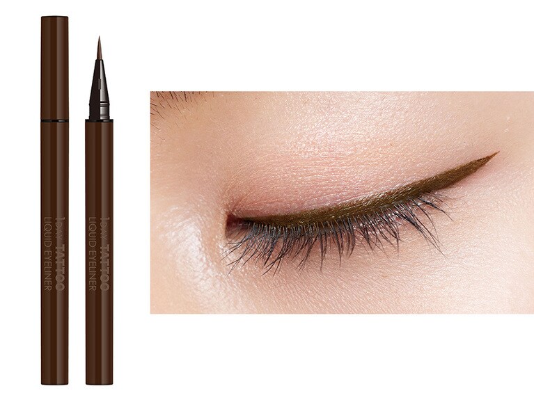 02 ビターブラウン。目元を締めるための甘さレスでディープなブラウン。アイカラーが淡い色や甘い色のときの引き締め役にぴったり。