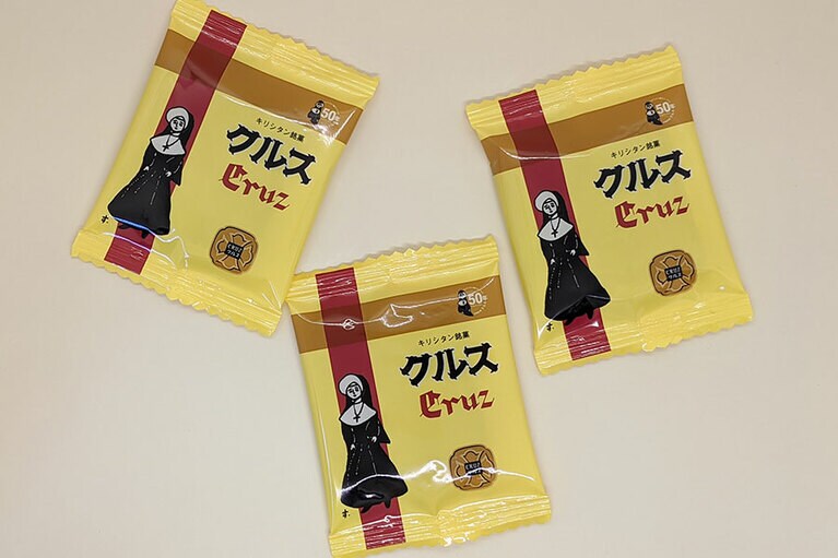 パッケージには洋画家・鈴木信太郎画伯のイラストが。