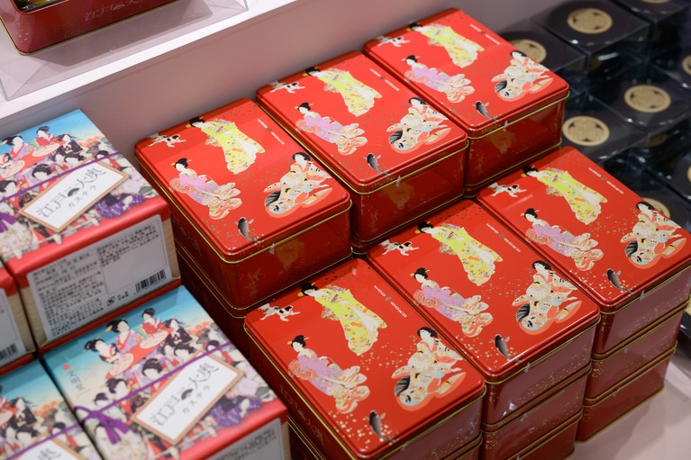 「アンテノール　缶入りクッキー」2,600円。撮影：平松市聖