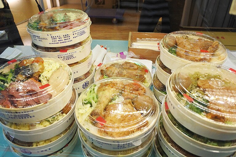種類豊富な駅弁。ここは売り切れ次第終了なので早めの確保がおすすめ。