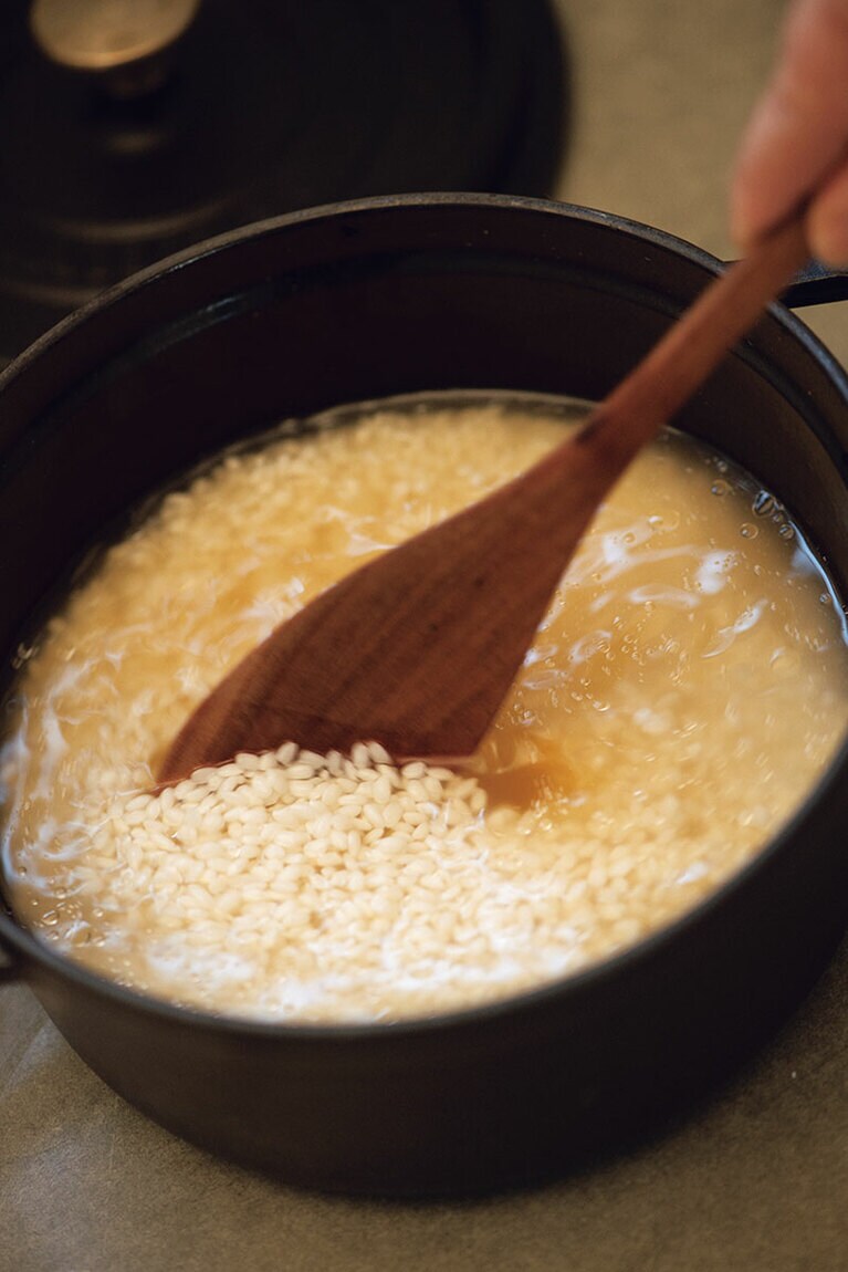 出汁をなじませる。