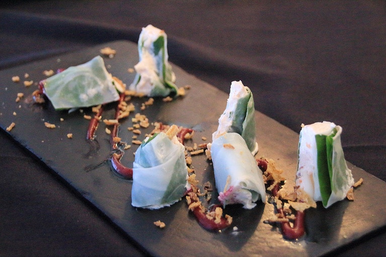 生春巻も、スペインガストロノミー風に美しく並べられている。