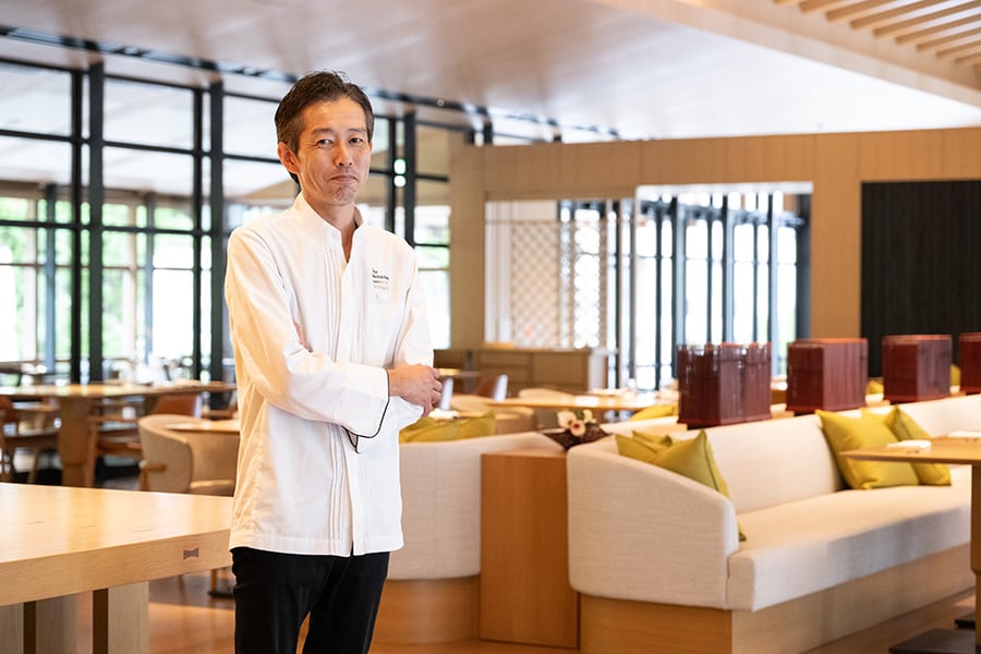 ROKU KYOTO開業時より総料理長を務める谷口シェフ。
