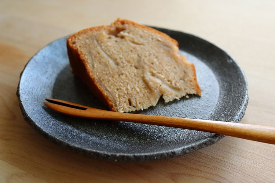 フラットだからケーキものせやすい。Photo／Haruka Ito
