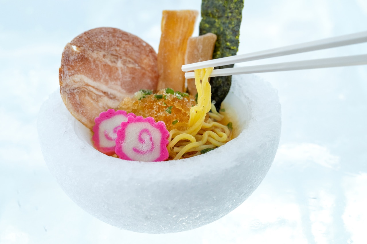 スープもシャリッと冷たくうまみたっぷりの「氷のラーメン」1,500円。