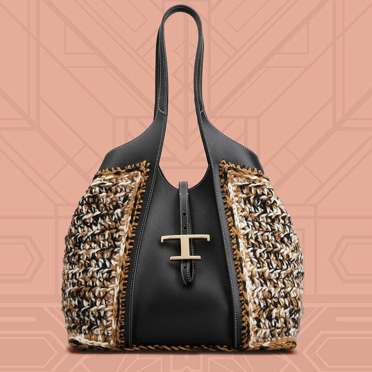 「トッズ T タイムレス ショッピング バッグ」H25×W29.5×D14cm 281,600円　イベント限定