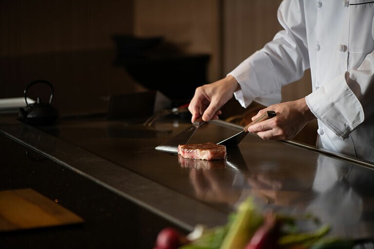 鉄板焼-艫-TOMO。