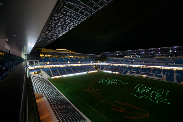 ピッチで毎晩実施されるレーザーショー。