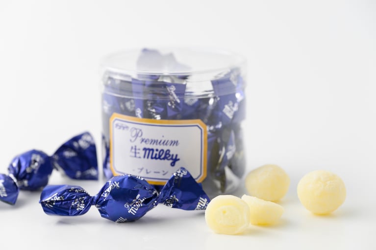 プレミアム生ミルキー 648円（8粒入り）。