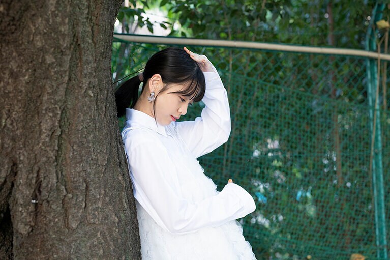 最近心動いた作品は『季節のない街』と語る中井友望さん／撮影 文藝春秋