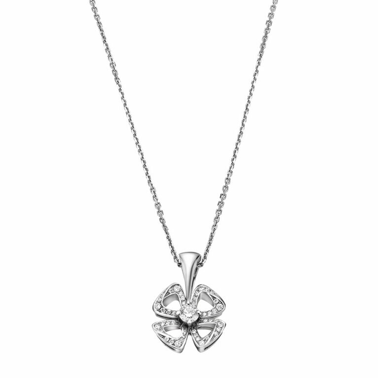 ペンダントネックレス WG×DIA 414,700円。