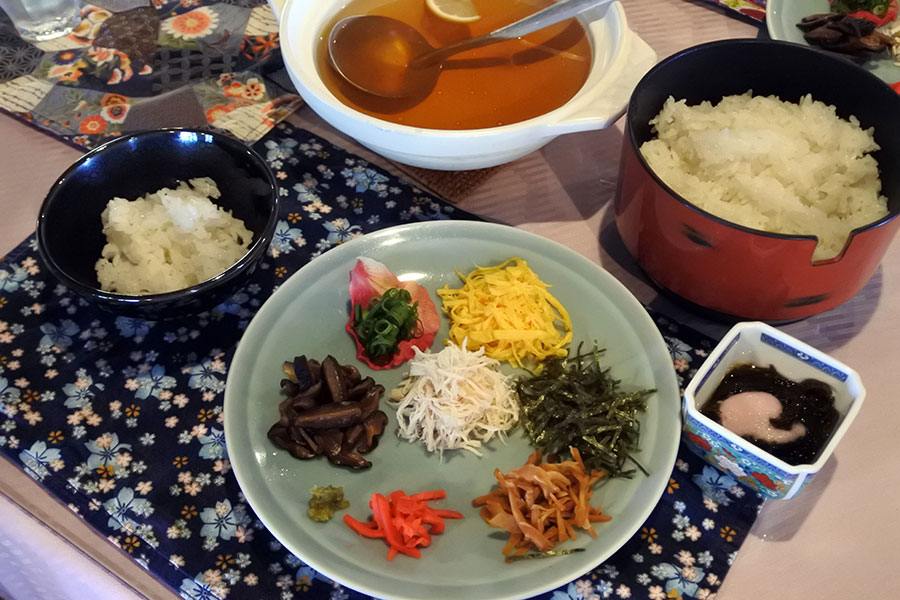 郷土料理の鶏飯。もともとは薩摩藩の代官をもてなすためのごちそうでした。