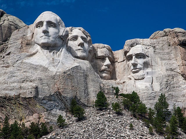 岩山に刻まれたあの米国大統領群像は 資金が続けば違う姿になっていた 今日の絶景