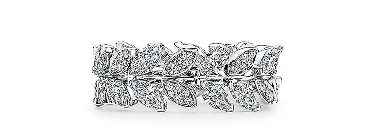 ティファニー ビクトリア ヴァイン ラップ リング(プラチナ、ダイヤモンド) 2,640,000円。