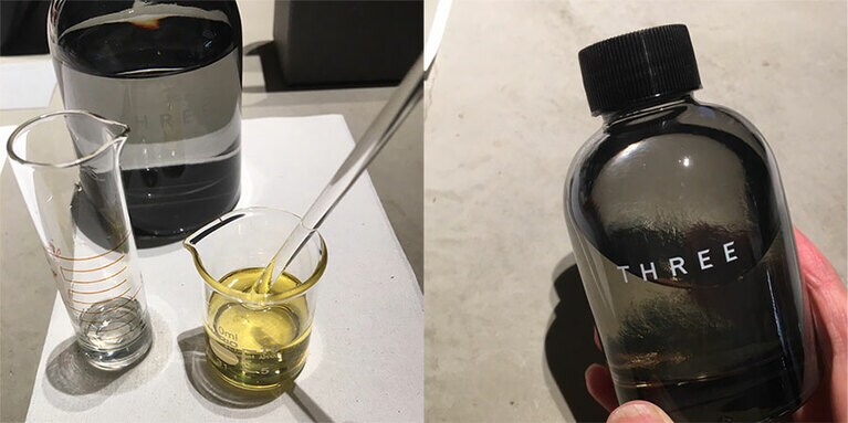 ビーカーからディフューザーの瓶に入れたら、底を持って、静かに揺らす。