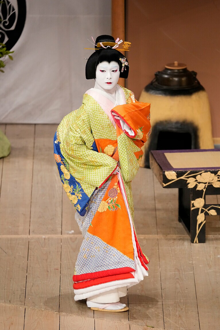『元禄忠臣蔵 御浜御殿綱豊卿』中臈お喜世＝中村莟玉 ©松竹