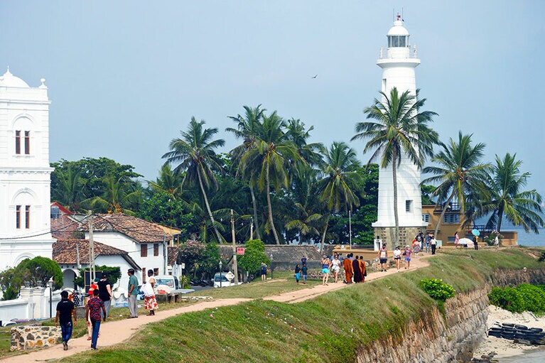1848年にイギリスによって建造されるも火災で焼失、改めて1939年に建造された灯台。