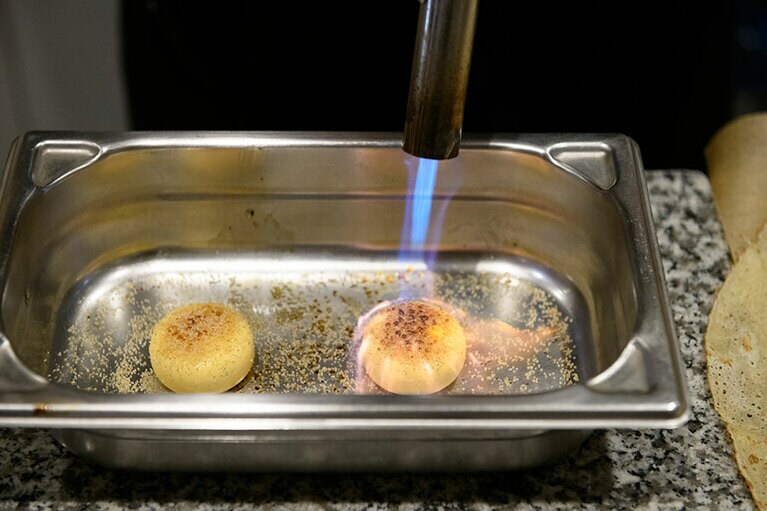 パティシエのテクニックがあちこちに。