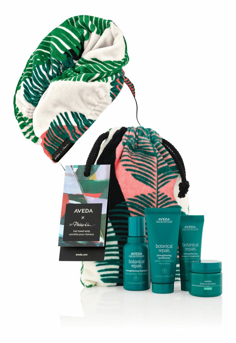 ～3.1 Phillip Lim コラボレーション～ ボタニカル リペア トラベル ギフト ＜リッチ＞ 9,200円。セット内容：ボタニカル リペア シャンプー 50ml、ボタニカル リペア コンディショナー 40ml、ボタニカル リペア インテンシブ マスク リッチ 25ml、ボタニカル リペア リーブイン トリートメント 25ml、オリジナル ヘアラップ タオル ＆ トラベル バッグ。予約開始：10月1日(金)、発売日：11月5日(金)