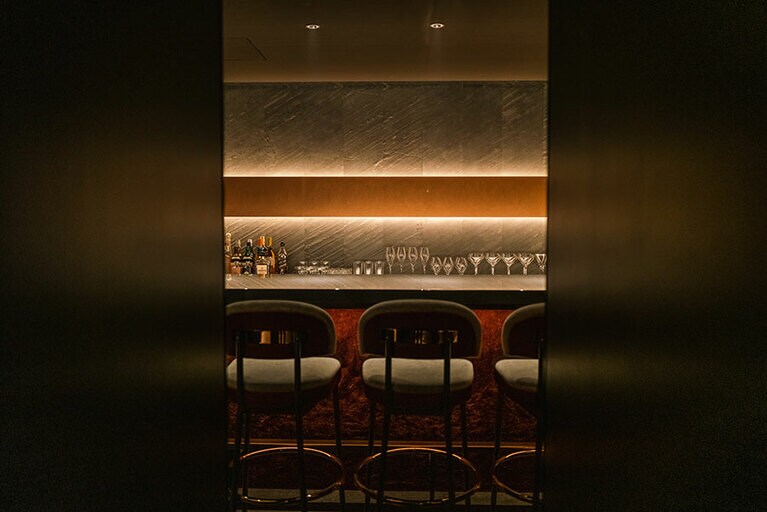 パフェバーのイメージを覆すような、落ち着いた店内。