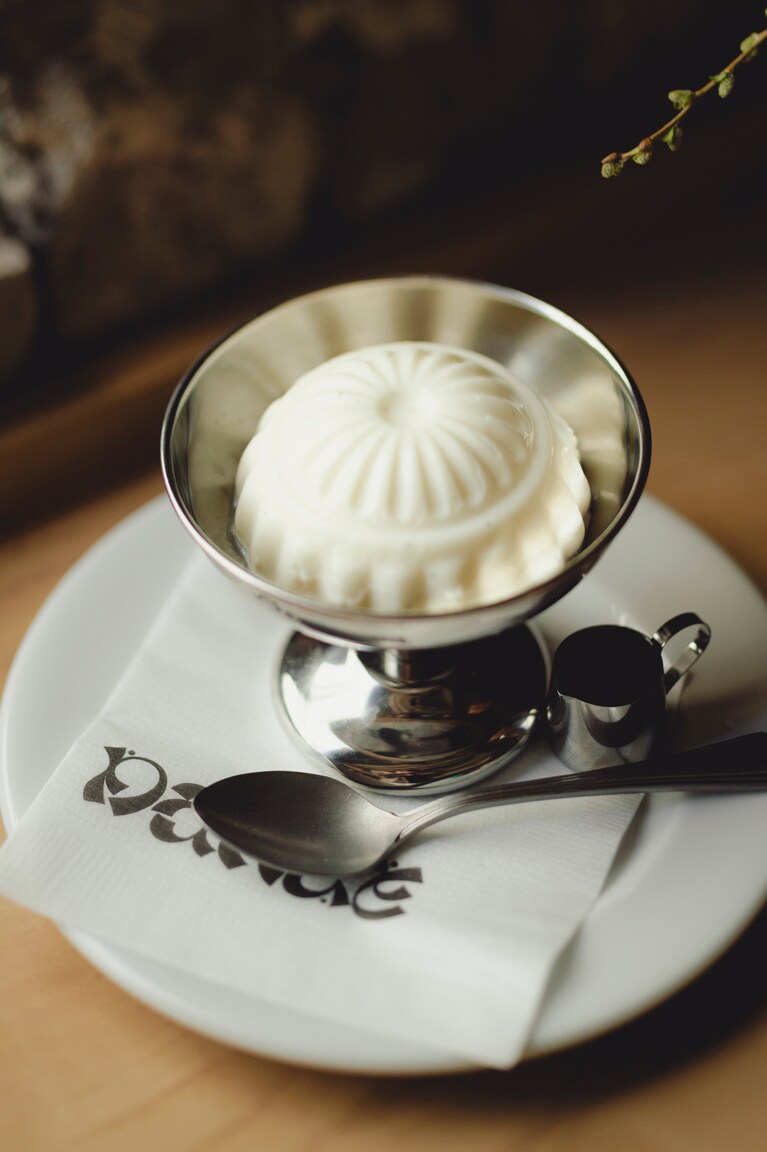 「パンナコッタ キャラメルソース」820円。