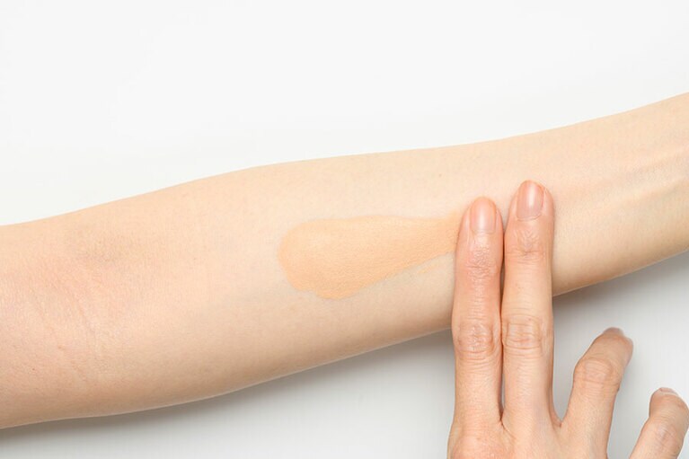 スフレのようにふわっと軽いつけ心地。