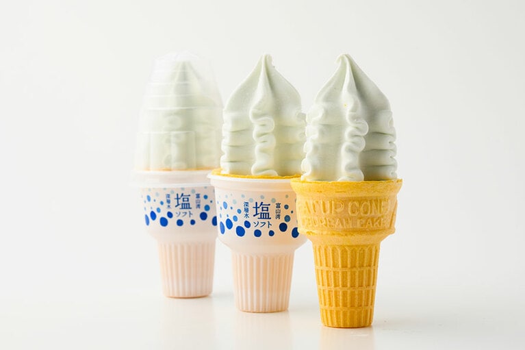 富山湾深層水塩ソフト 各173円（145ml）／横山冷菓