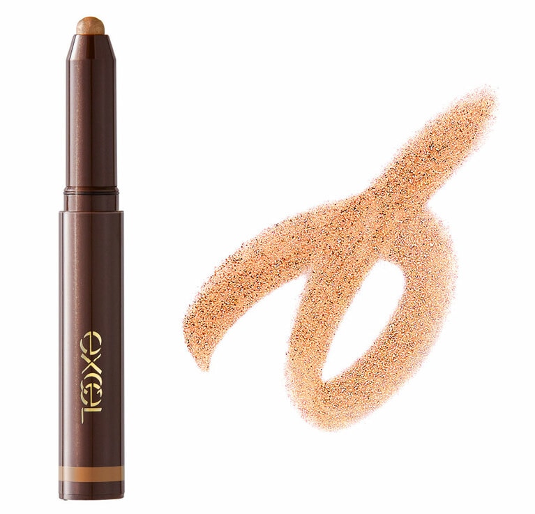 ひとつあると重宝するカッパーゴールドのＧＦ０４  チェダーディップ。上品なきらめきのおかげで明るく仕上がる。