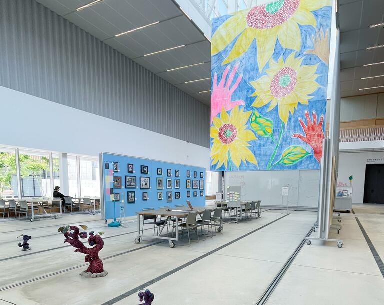 漆畑幸男が来館者とともに制作した絵。