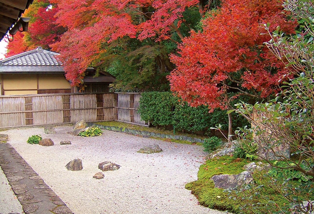 紅葉が美しい秋の「南禅寺」 華厳庭。