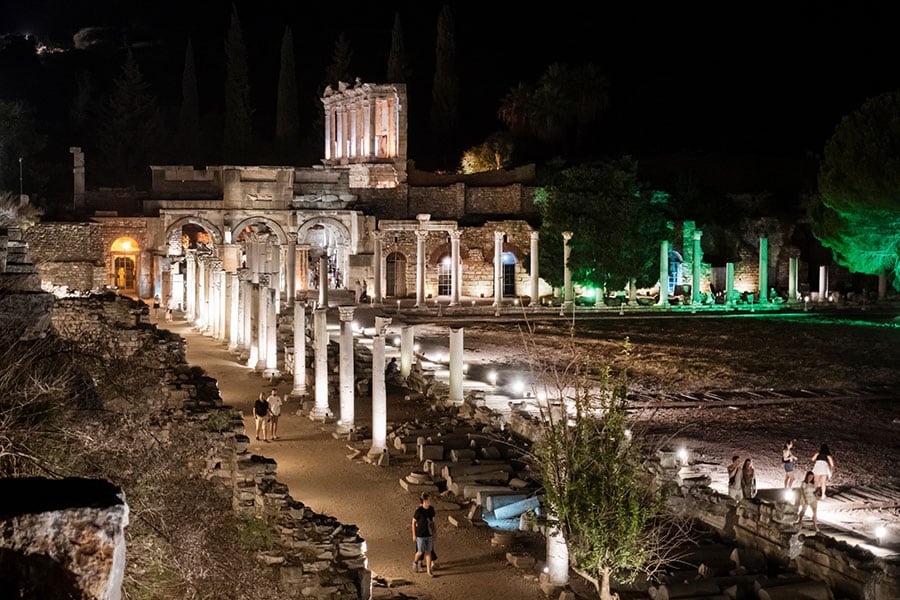 世界でも最大規模を誇る古代都市遺跡、エフェソス（エフェスとも）。