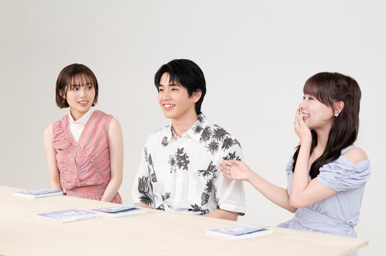 写真左から、秋田汐梨さん、中沢元紀さん、齊藤なぎささん。