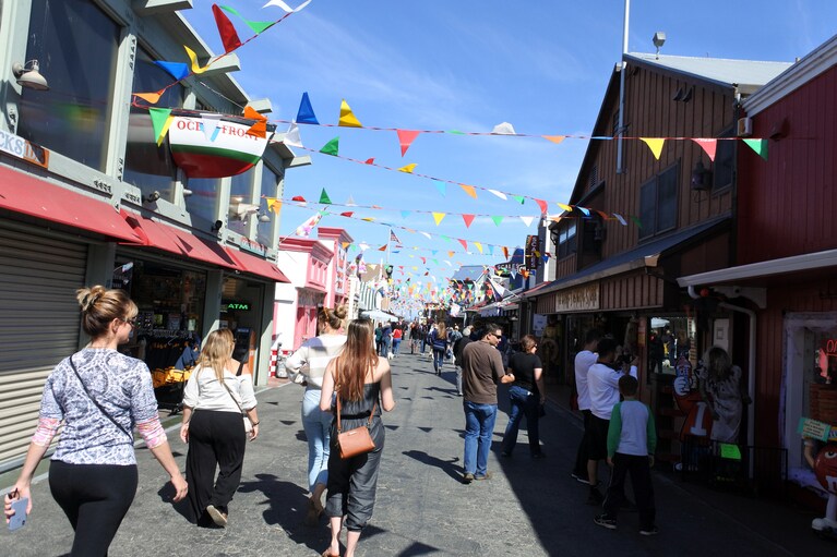 レストランやギャラリーなどが軒を連ねる観光スポット、オールド・フィッシャーマンズ・ワーフ。