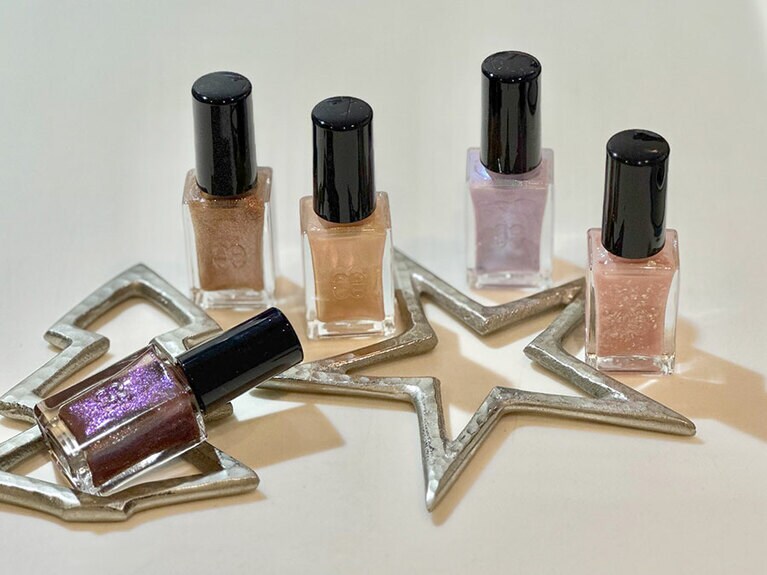 左から、エレガンス ラズル エナメルラッカー  36、37、38、39、40  各1,320円(2023年1月17日[火]発売)。