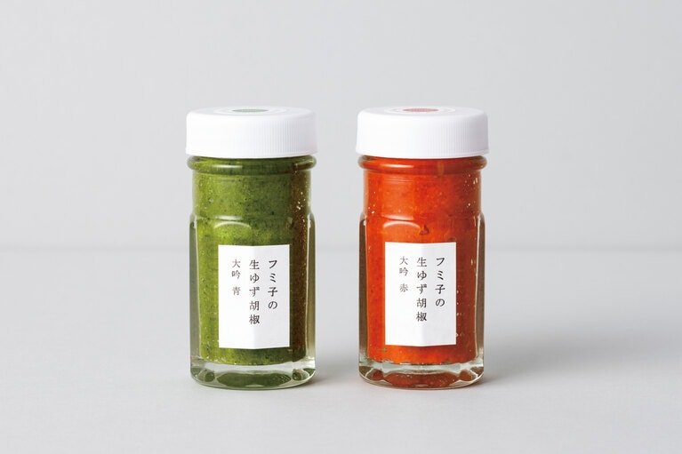 【小宮山雄飛さんのベストギフト】辛党さんに贈る生ゆず胡椒ギフト（青＆赤） 55g×2本セット 3,980円／フミ子印